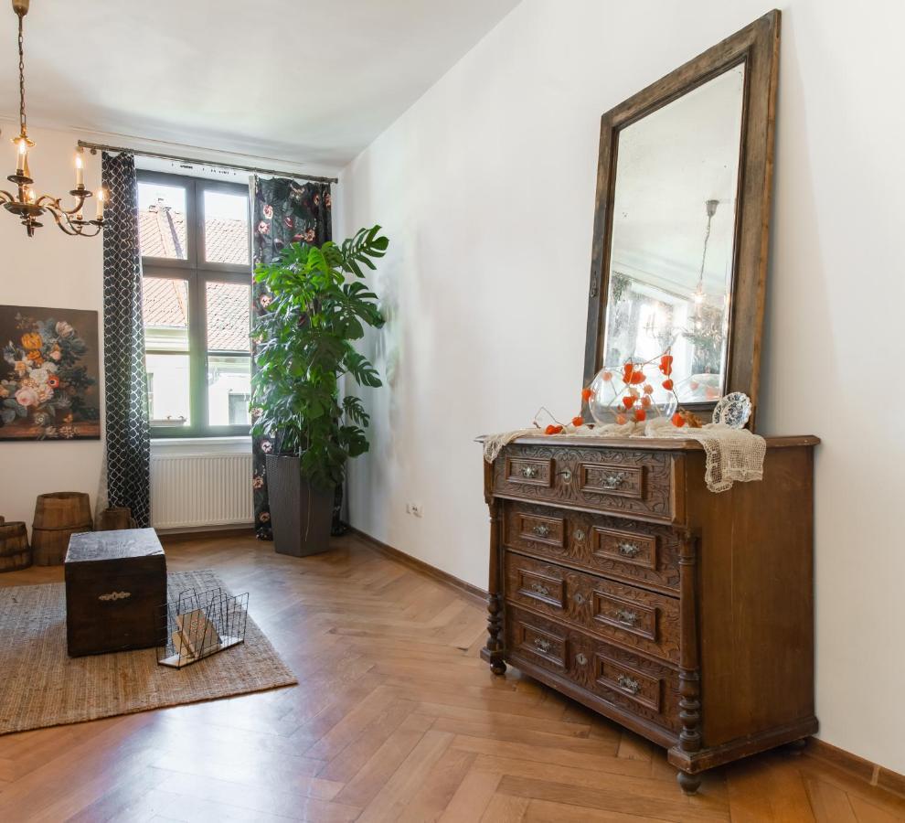 City Center Art Deco Apartment 브라쇼브 외부 사진