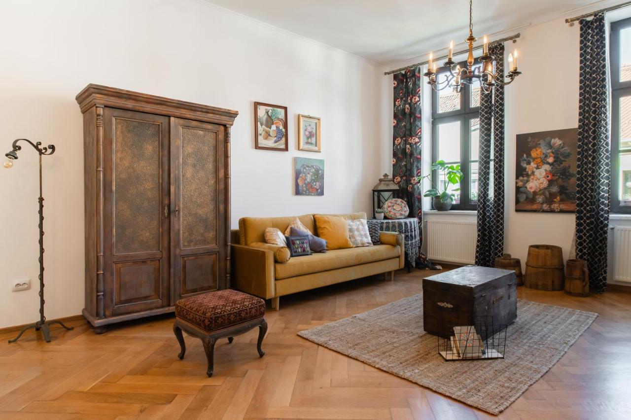 City Center Art Deco Apartment 브라쇼브 외부 사진